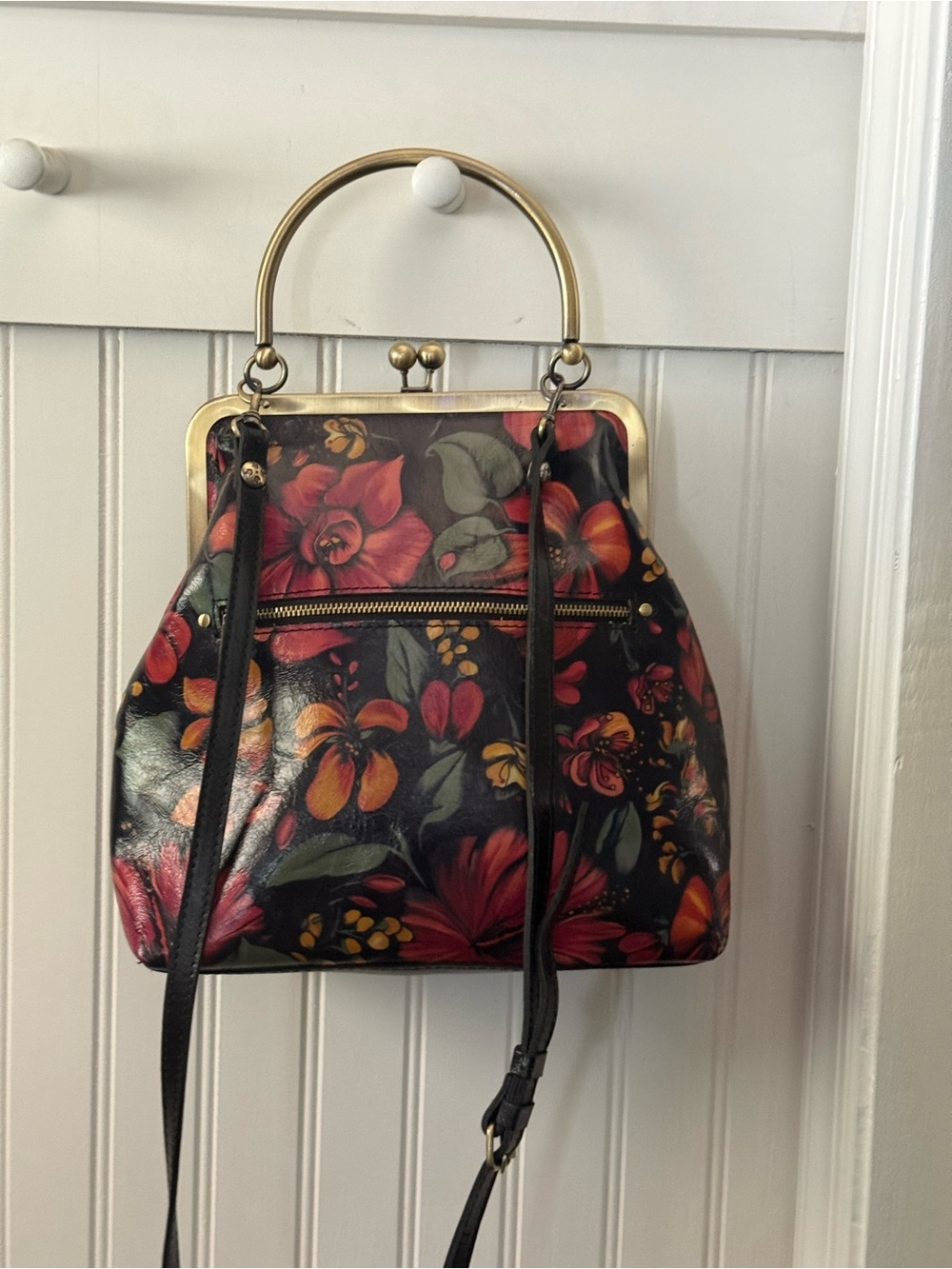 Patricia Nash Novella Frame Bag in the Tropical Escape floral print. - Picture 4 of 8